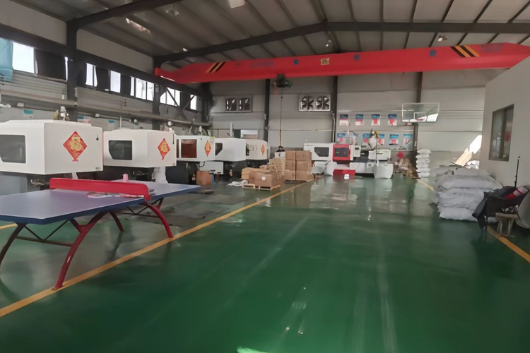 Precision mold design and manufacturing